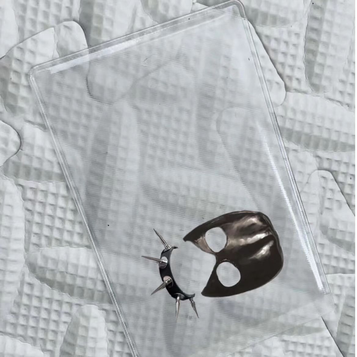 En stock poco Libro Rojo mismo estilo Tarjeta de Identificación Avatar parodia cubierta protectora secuestradores cabeza cubierta divertida Tarjeta de Identificación tarjeta cubierta protectora