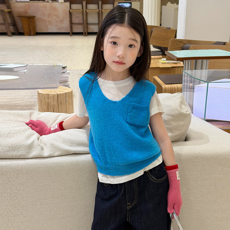 Layering piece~Aimo Beibei girls' simple V-neck knitted vest, warm wool blend knitted gilet Layering piece~Aimo Beibei girls' simple V-neck knitted vest, warm wool blend knitted gilet