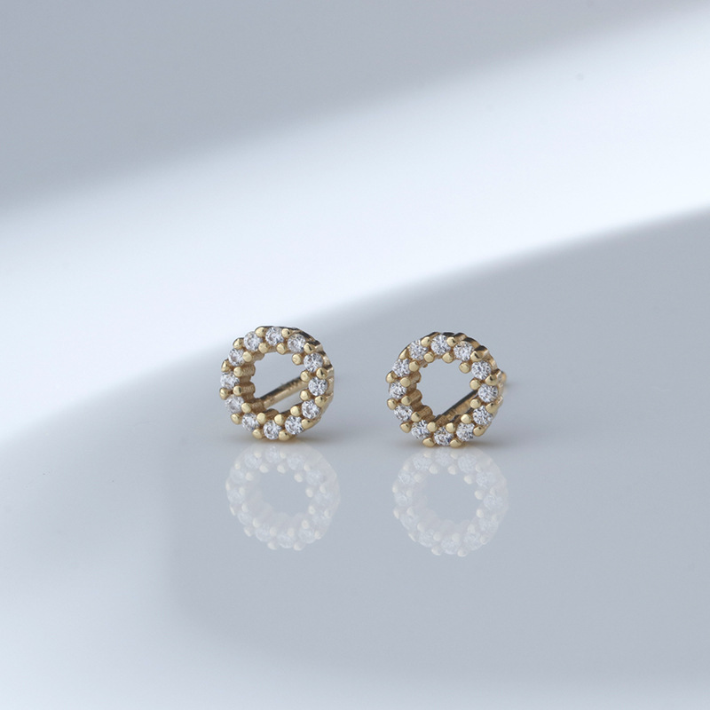 Cubic Zirconia And Pearl Stud Earrings For Everyday Elegance_voghion.com