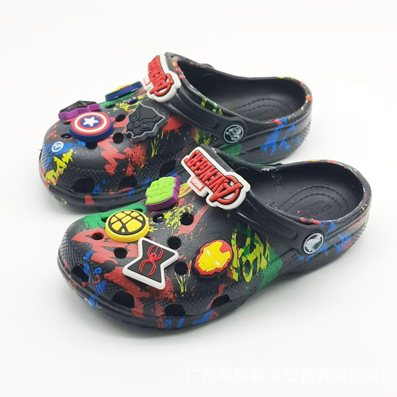 Zapatos para niños agujeros zapatos de los Vengadores agujeros zapatos zapatillas antideslizantes zapatillas frías fábrica mayorista