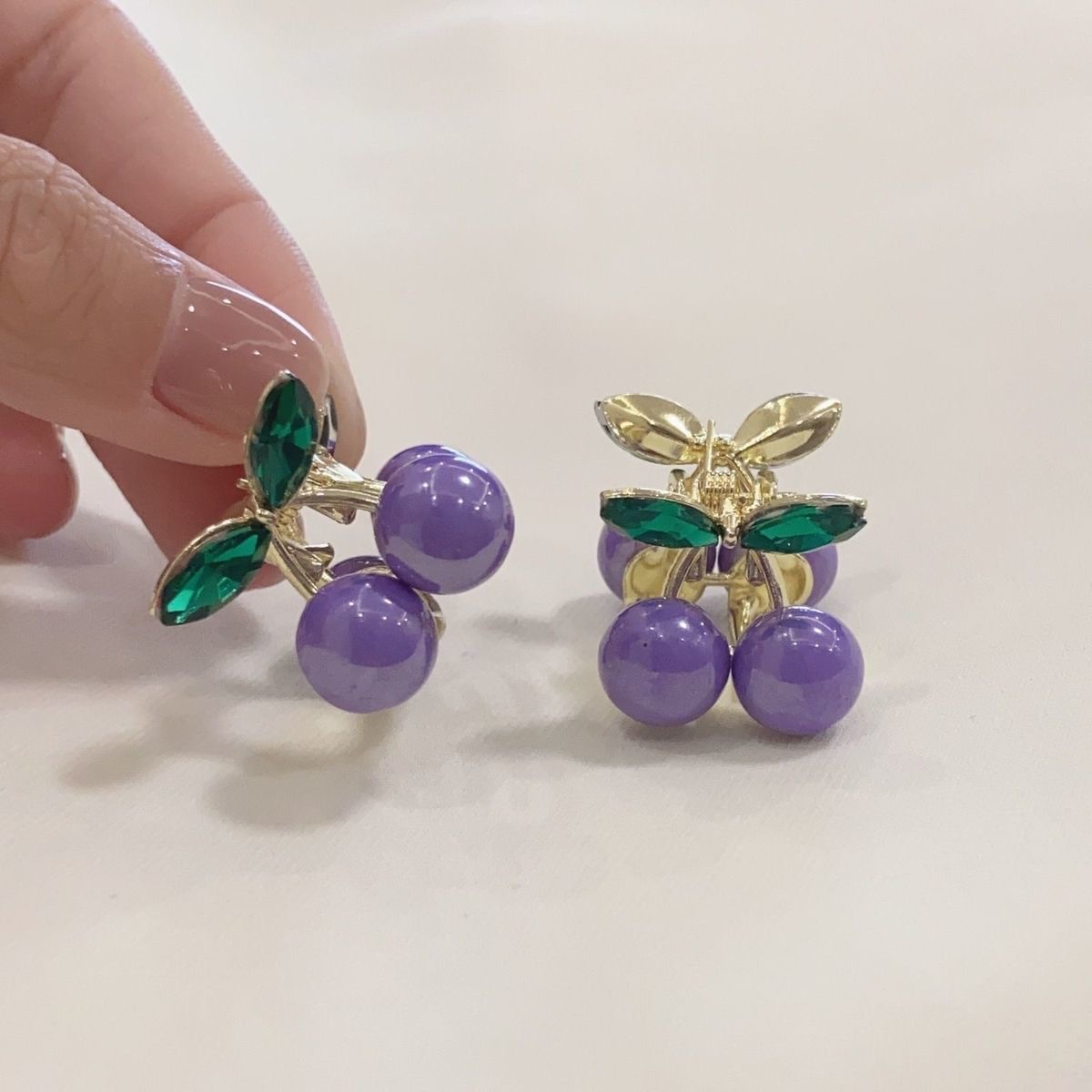 6g Weight Hair Claws Hair Accessories Type 1 Piece Quantity Holiday, Street Occasion Imitation Pearl Material Cherry Pattern All Seasons Season Women's Gender Cute, Sweet Style Cute Sweet Women's Cherry Imitation Pearl Hair Claws 21