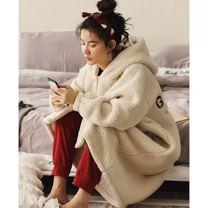 Ночная одежда женская осенью и зимой коралловой бархат утолщен длинный с капюшоном