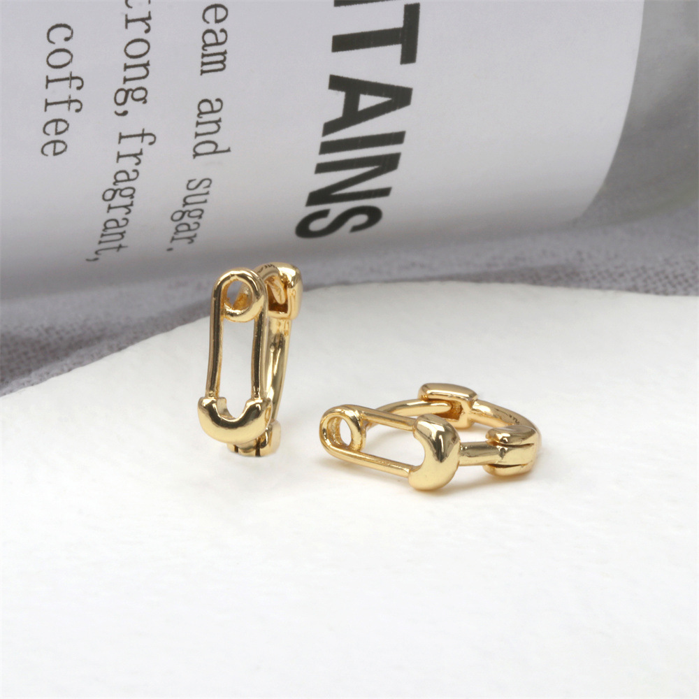 Fashion Copper Gold-plated Paper Clip Ear Buckle Earrings Wholesale display picture 3