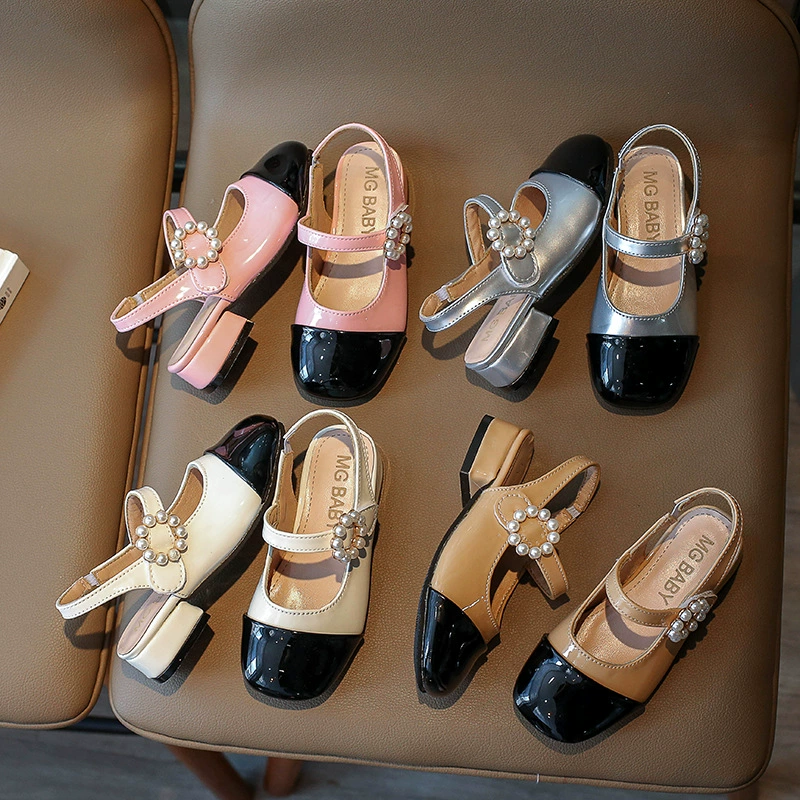 Детские кожаные туфли на высоком каблуке на толстом каблуке в стиле Chanel, подходящие по цвету, 2023, Осенние новые детские сандалии с носком, модные