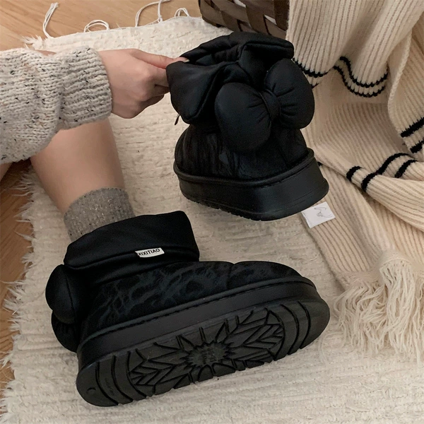 With bow, cute