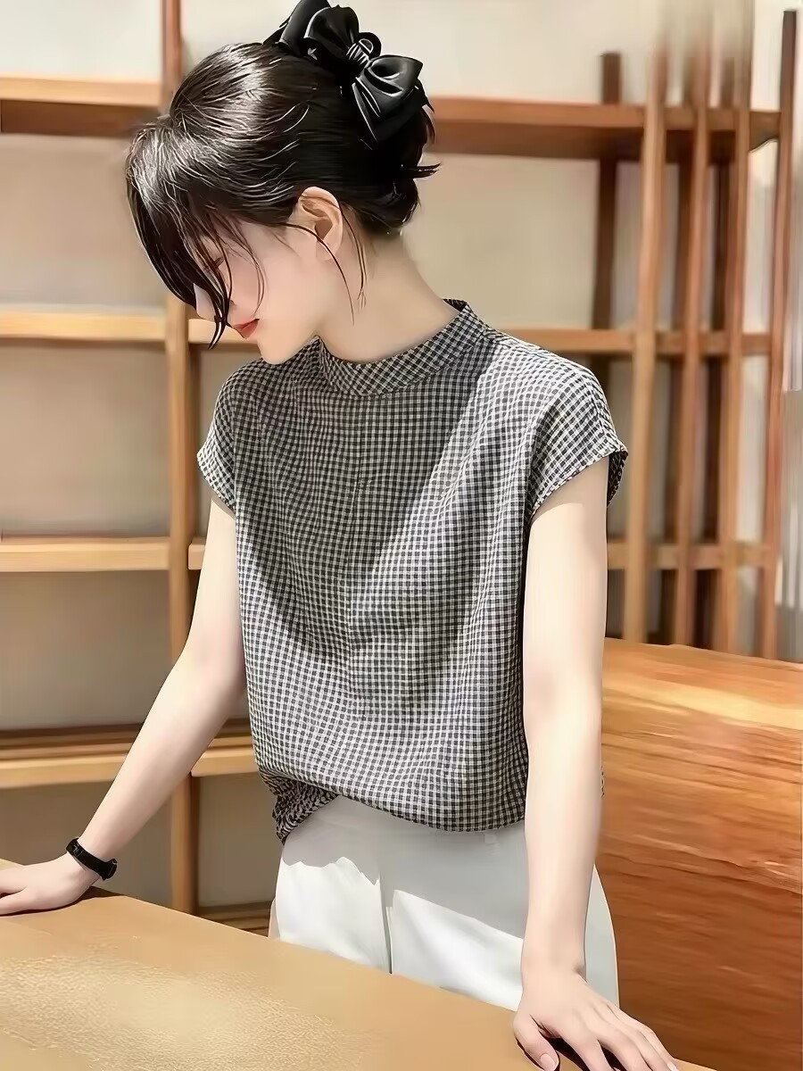 Áo thun nữ cổ tròn họa tiết kẻ caro phong cách casual — Trang chủ