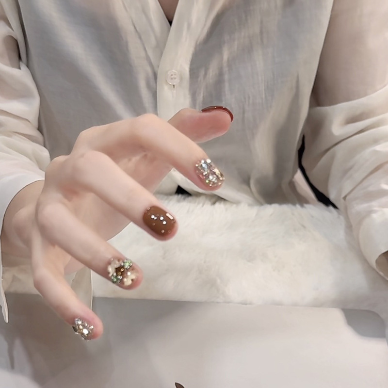 【Guifengye】New Handmade Wearable Nails, Luxurious and Sparkling, High-End Look, Brightening Effect, Wearable Manicure Set of 10 Pieces 【Guifengye】New Handmade Wearable Nails, Luxurious and Sparkling, High-End Look, Brightening Effect, Wearable Manicure Set of 10 Pieces