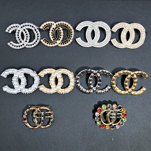 Full Diamond Multifunctional Brooch Accessory for Women, Double C Letter Brooch, Chanel-Style Rhinestone-Embellished Elegant Clothing Accessory to Prevent Exposure