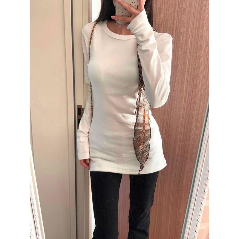White Mid-Length Undershirt for Women, Spring Season Top, U-Neck, Slim Fit, Regular Shoulder, Long Sleeve T-Shirt, Tight-Fitting, Hip-Covering, Extended Length White Mid-Length Undershirt for Women, Spring Season Top, U-Neck, Slim Fit, Regular Shoulder, Long Sleeve T-Shirt, Tight-Fitting, Hip-Covering, Extended Length