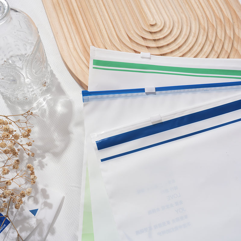 Bolsa de embalaje de ropa de protección solar de verano, ropa de secado rápido, camiseta, bolsa con cremallera, bolsa mate cpe, bolsa ziplock de película blanca lechosa, personalizada