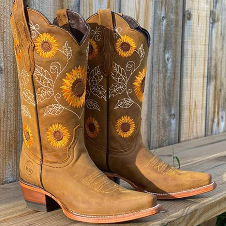 High-Quality Foreign Trade New Autumn and Winter Large-Size Foreign Trade Style European and American Martin Boots with Thick Heels and Embroidered High Heels for Women