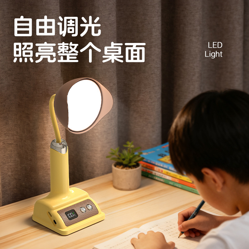 Comercio exterior transfronterizo USB carga lámpara de escritorio pequeña lámpara de escritorio led aprendizaje lectura lámpara de escritorio astronauta dormitorio cabecera lámpara regalos al por mayor