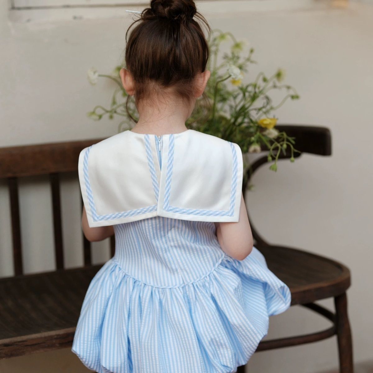 Mädchen Kleid In Dunkelblau Gestreift Elegant Mit Puffärmeln_voghion.com