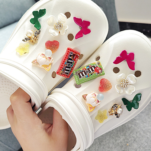 Manufacturer bow rabbit hole shoe button decoration cartoon belt flower hole shoe cheap accessories