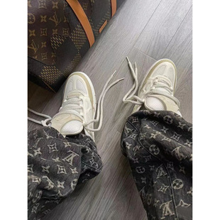 �������Q�W��վ�H����ŮЬʿ���Ь���ߺ���ϵ�Ь�r�аٴ��\��Ь