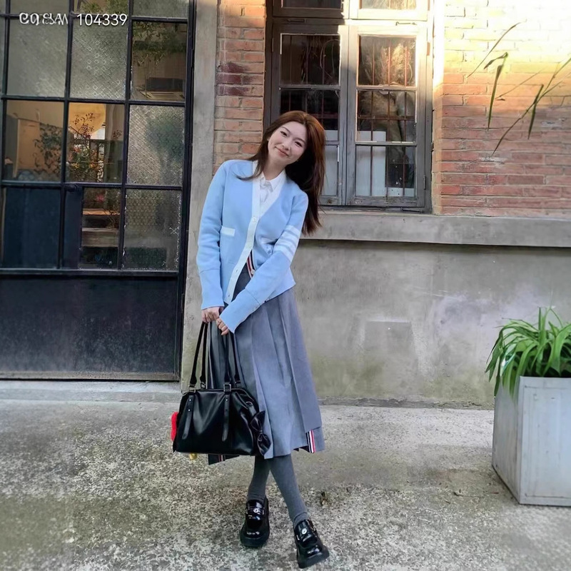 秋季TB四条杠学院风V领撞色小狗图案刺绣开衫上衣女清新羊毛开衫|undefined