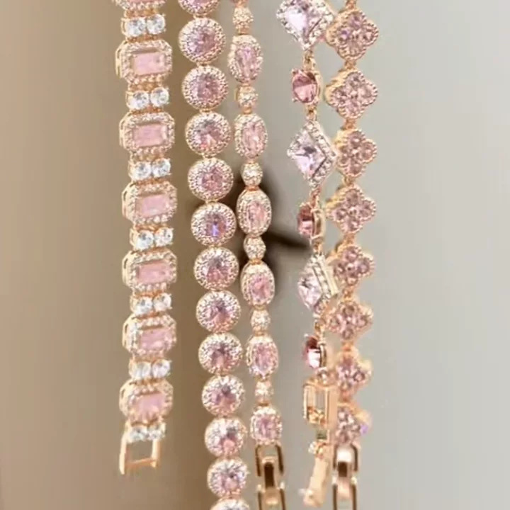 Zircon Oval Pull-Out Bracelet, Retro Fashion, Exquisite Design, Elegant Bracelet, Light Luxury and High-End Jewelry Zircon Oval Pull-Out Bracelet, Retro Fashion, Exquisite Design, Elegant Bracelet, Light Luxury and High-End Jewelry