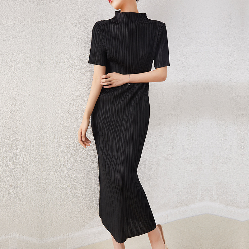 Miyake Pleated Long Dress 2025 Spring and Summer Slim-Fit Elastic Ol通勤 A-Line Dress with Pleats for a Slimming Effect