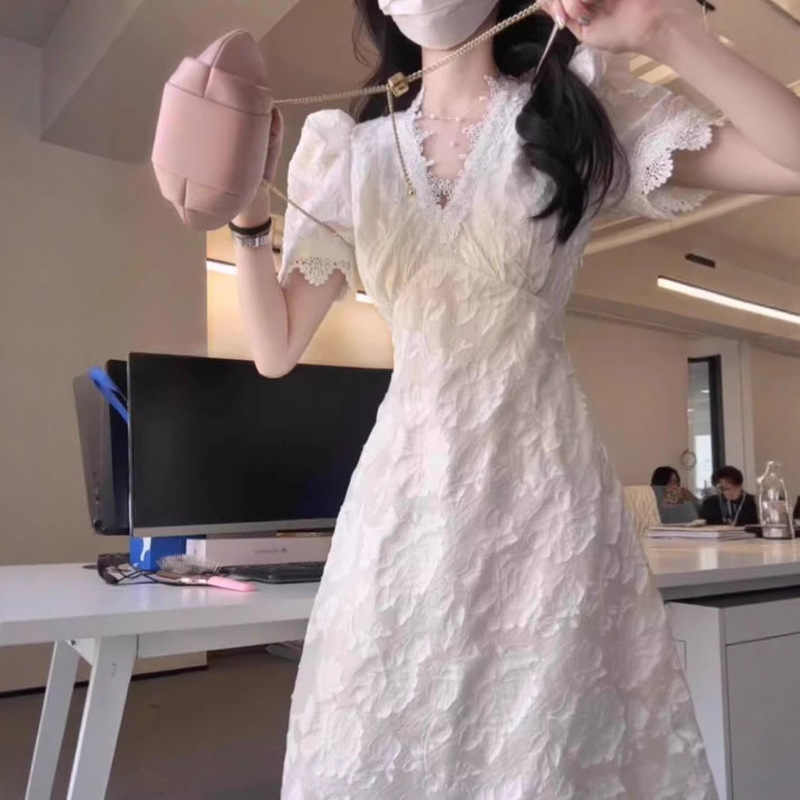 Tea Break French White Lace V-neck Puff Sleeve Dress Summer Women's Gentle Fairy Dress Elegant Long Dress