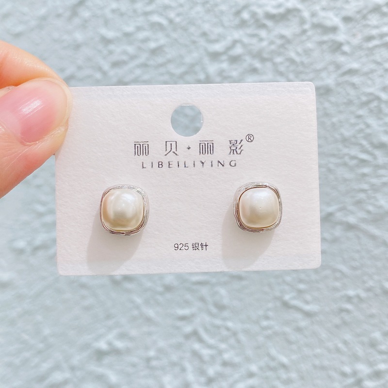 Liyin/Libeliying 新しいパール蝶のイヤリング女性のためのライト高級優しい気質シンプルなイヤリングシルバー針イヤリング|undefined