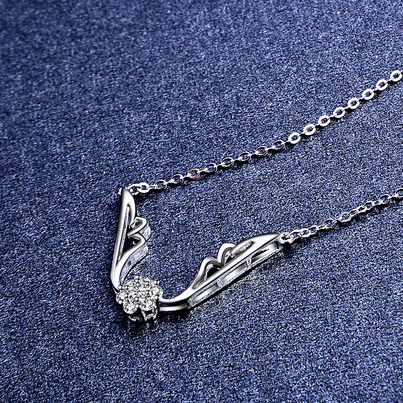 Collar coreano pequeño colgante fresco s925 plata de Navidad regalos de cadena con diamantes de moda personalidad cadena de clavícula de cuerno de ciervo