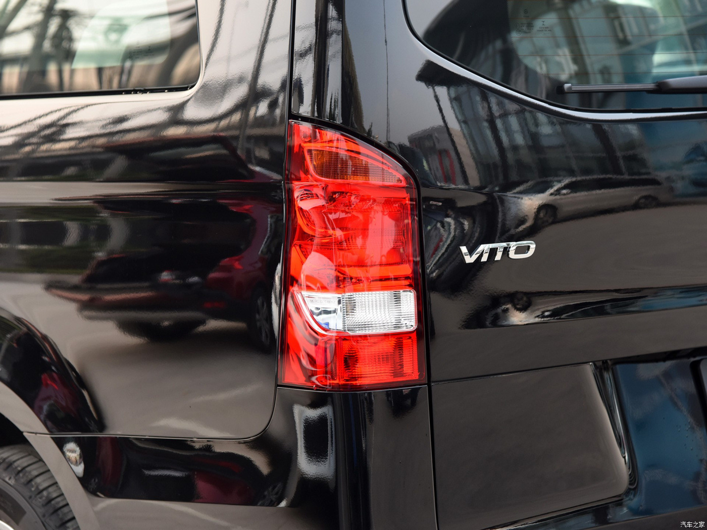 Suitable for Mercedes-Benz Vito rear headlight housing 16-21 Mercedes-Benz rear taillight housing taillight housing taillight surface
