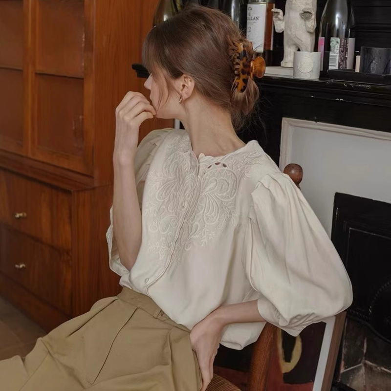 French Retro Embroidered Top Design Niche Hollow White Shirt Women's Round Neck Lantern Sleeve Shirt