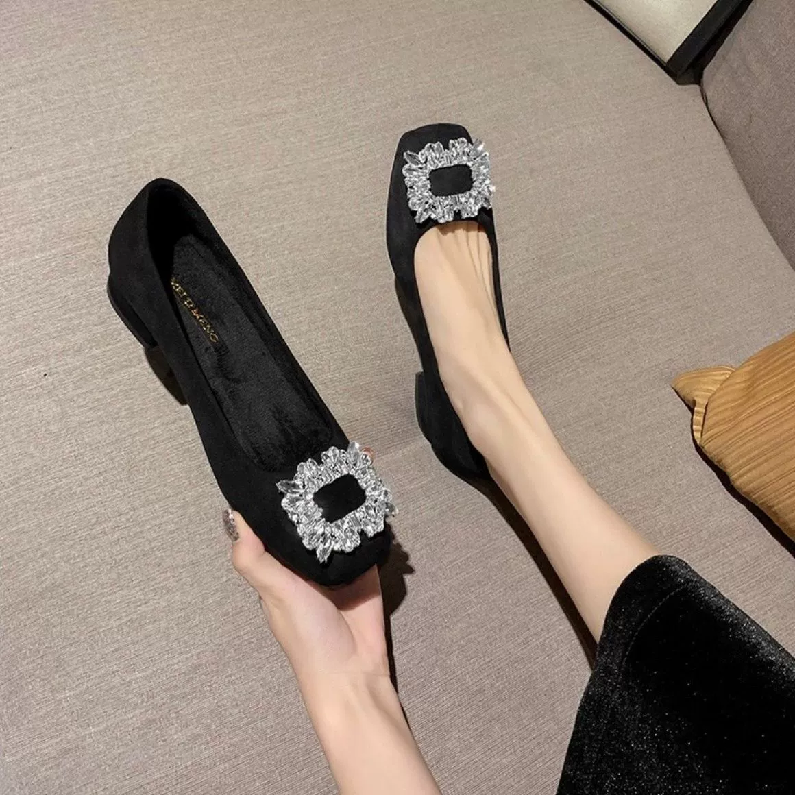 2025 новые универсальные всесезонные рабочие туфли для профессиональных женщин, удобные туфли на мягкой подошве с массивным каблуком, ретро низкие.