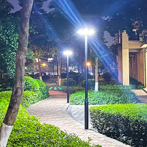 Solar-powered courtyard lighting, outdoor waterproof, for residential communities, gardens, and villas—high-power, high-mast landscape lights with a UFO-inspired design.