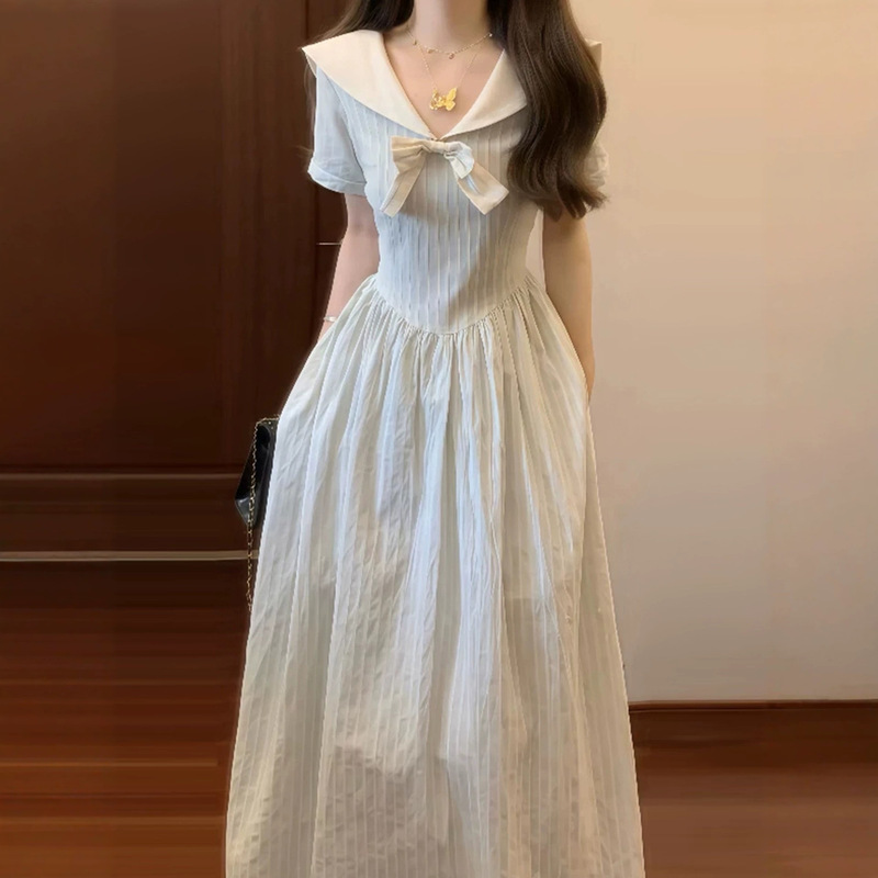 Academy-Style Navy Striped Short-Sleeve Dress for Women, Summer 2026 New Model, High-End Waist-Cinching Elegant Long Dress Academy-Style Navy Striped Short-Sleeve Dress for Women, Summer 2026 New Model, High-End Waist-Cinching Elegant Long Dress