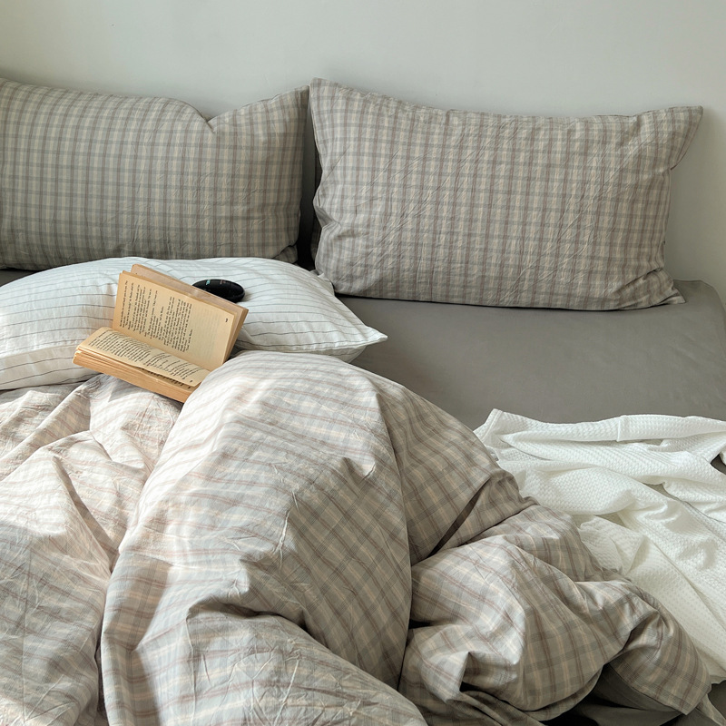 ins simple Japanese style gray plaid cotton bed four-piece cotton student dormitory washed cotton quilt cover three-piece set 4 ins simple Japanese style gray plaid cotton bed four-piece cotton student dormitory washed cotton quilt cover three-piece set 4