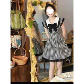 糖糖~清纯奶甜裙子设计感小众格子小飞袖连衣裙小个子娃娃领