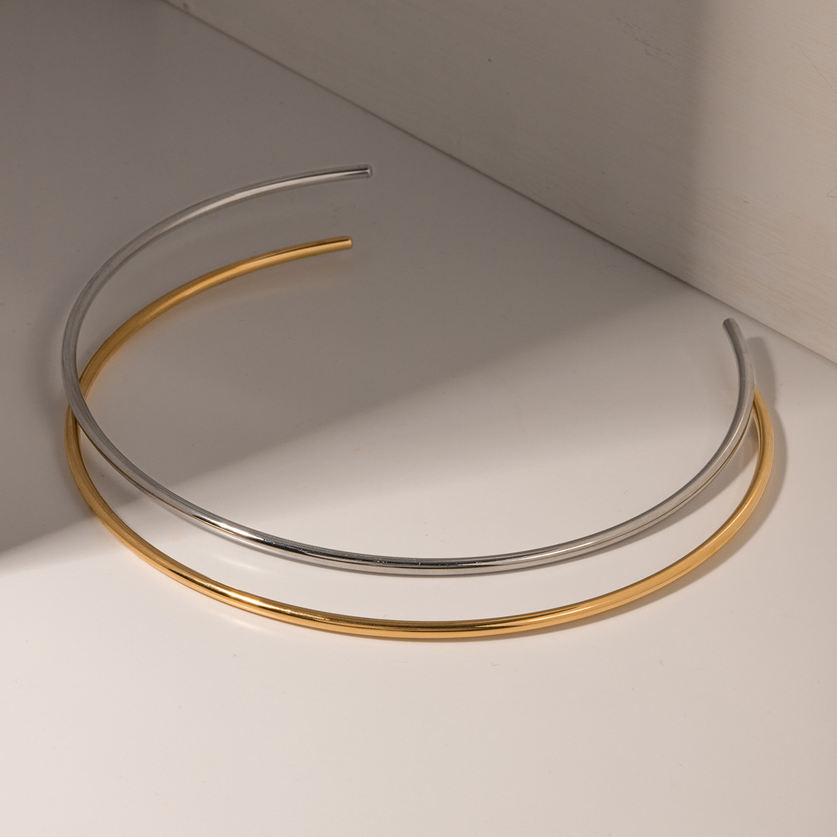 Europeo y americano INS estilo popular personalizado simple 18K oro Acero inoxidable 3mm diámetro de alambre Apertura de alto grado collar joyería para las mujeres