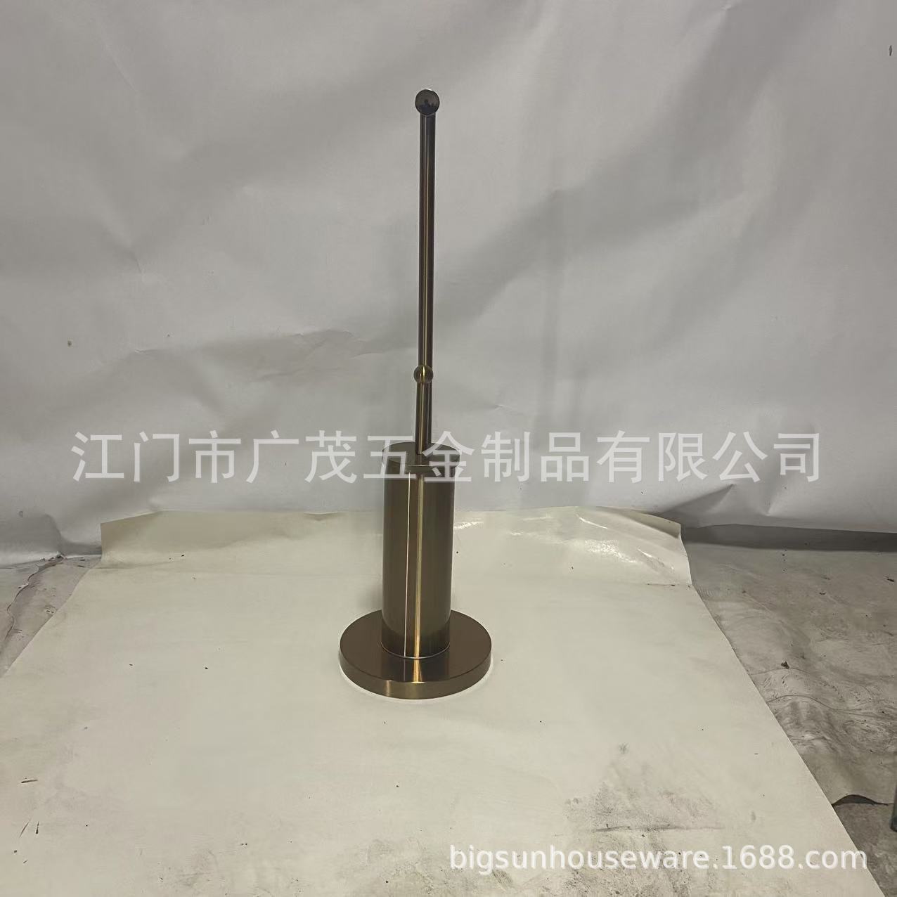 Cepillo de inodoro vertical inodoro 304 acero inoxidable piso inodoro cepillo de limpieza perforación antiolor tubo largo pared inodoro