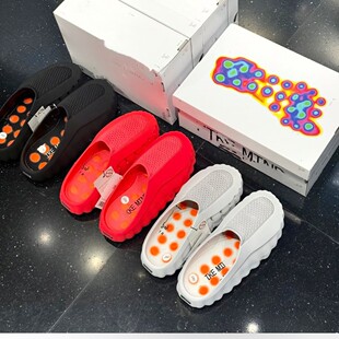 MIND001��Ůͬ����ܛ��Hِǰ�֏���װ�Ħ�\����Ь������^Ь