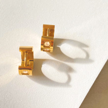 厂家供应韩版钛钢彩金18K镶钻耳入扣防过敏时尚女式耳环