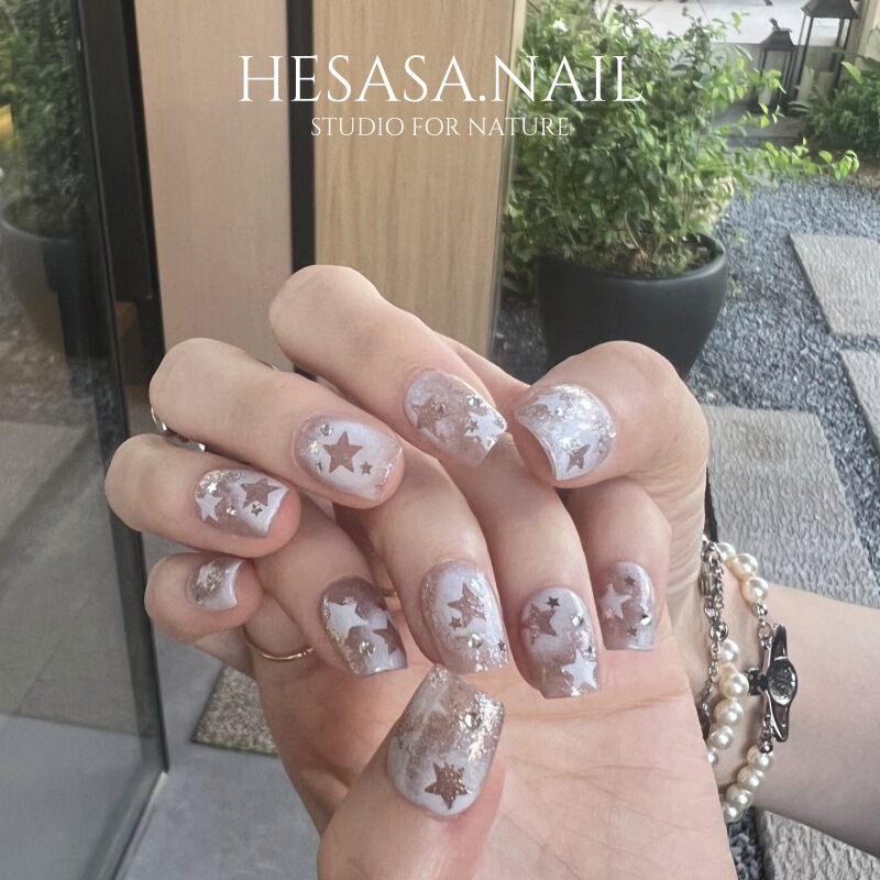 Sxrq | Classic Design Cool White Nude Color Short Style Nail Tips That Make Your Hands Look Longer, Five-Pointed Star Nail Art, Pure Handmade Wearable Nails Wholesale.