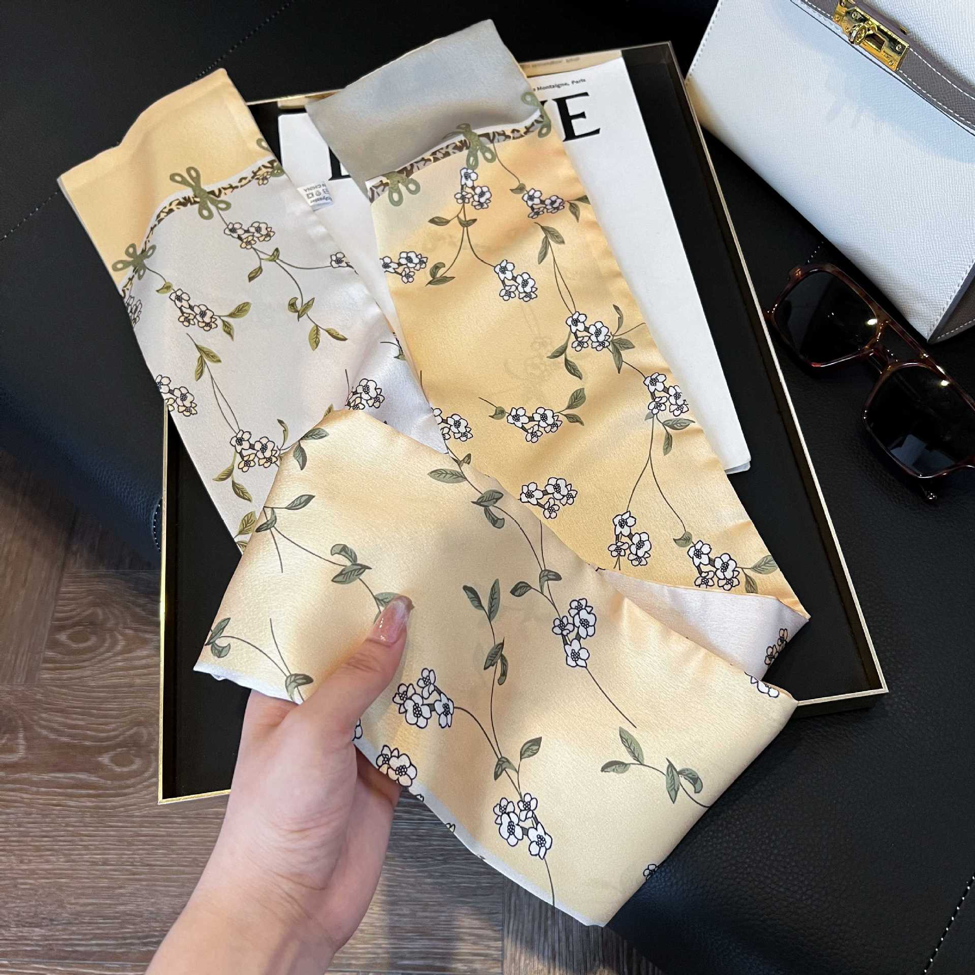 Nueva bufanda de seda pequeña banda larga estrecha para el cabello mujer estilo primavera y otoño moda madre bufanda estilo verano estilo fino serpentina bufanda al por mayor