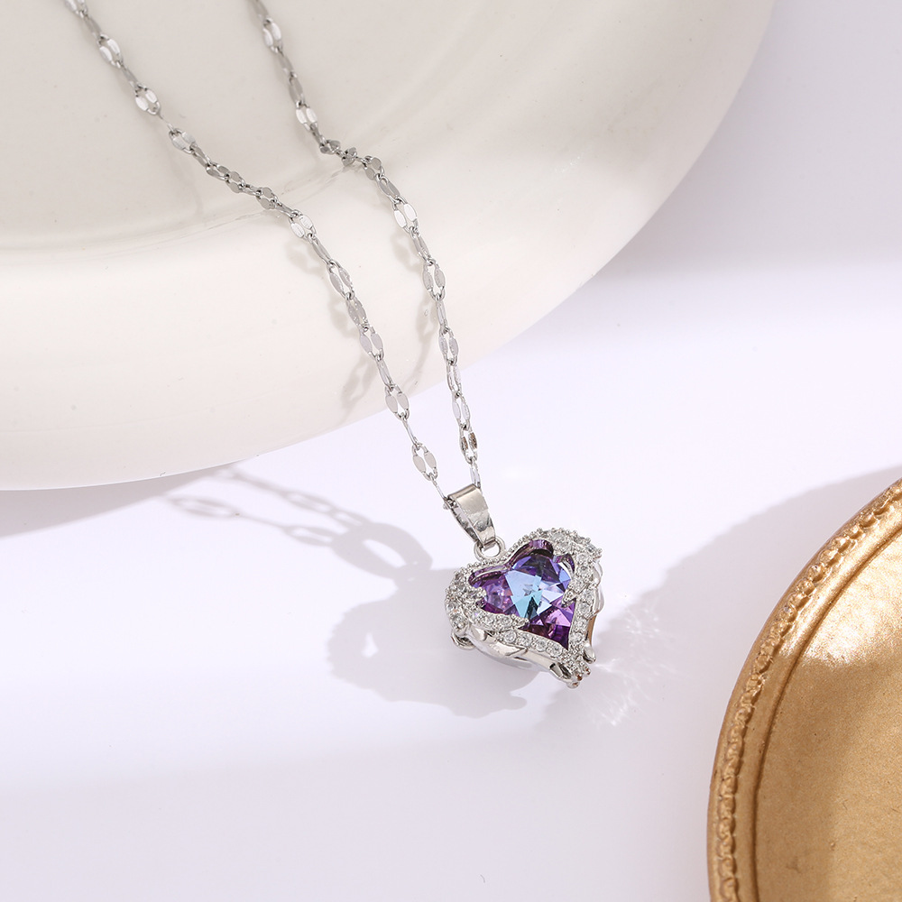 Heart-shaped Gold Pendant Necklace For Women Elegant Clavicle Chain_voghion.com