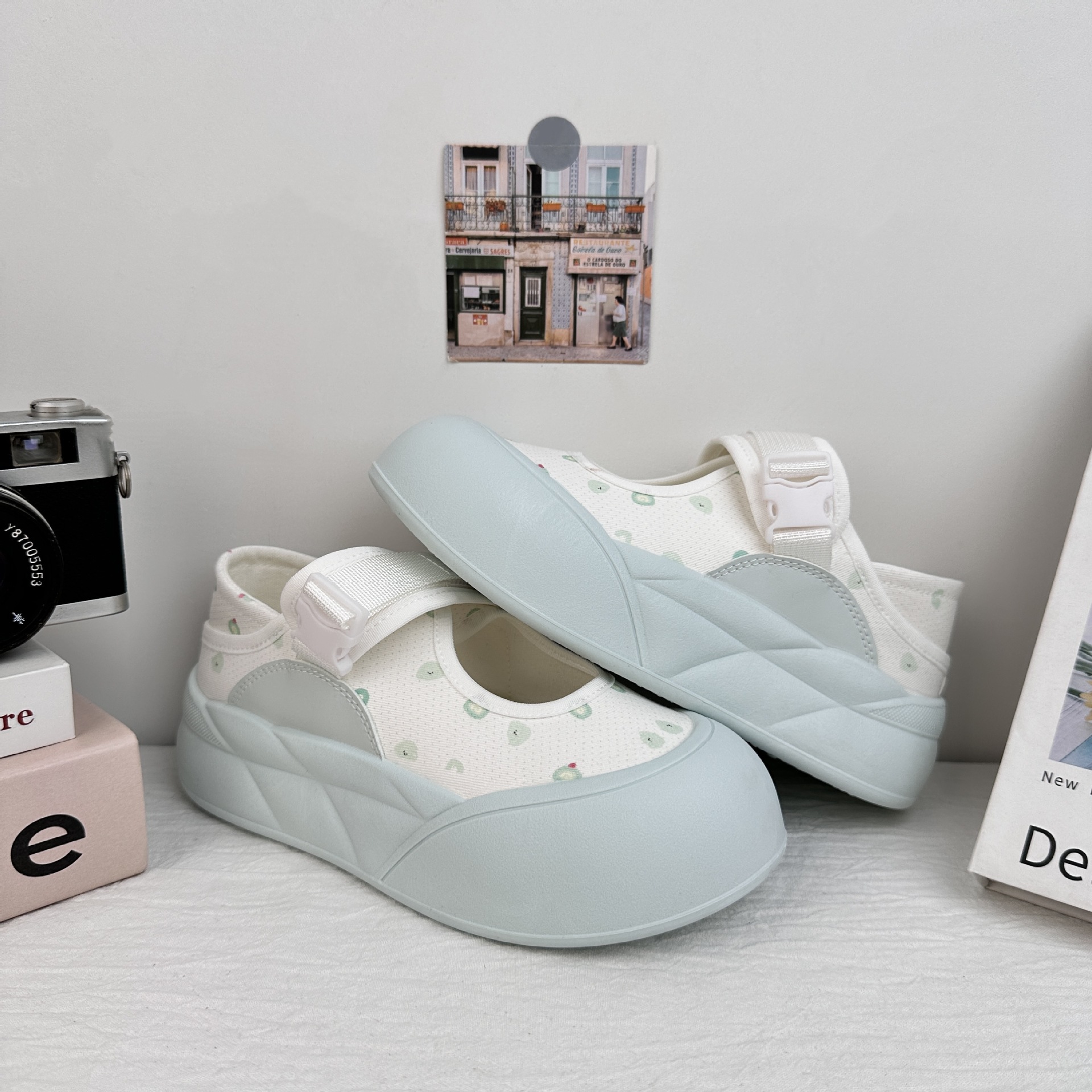 Zapatos de mujer Yuanbo Mary Zhen2025 nuevos zapatos de lona de estilo explosivo con suela transpirable con faldas sandalias pequeñas