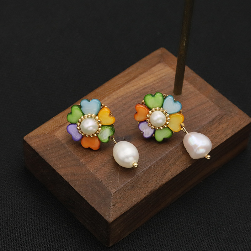 Organic retro elegant brand earrings from pearl with zircon