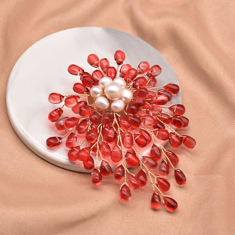 Broche de perlas naturales con borlas de bambú marino y flores, moda de alta gama, redondo y exquisito, broche de perlas estilo Chanel de alta calidad para mujer.