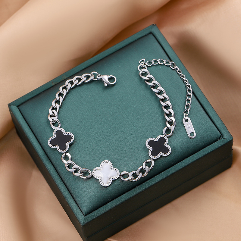 Ventas transfronterizas calientes nuevas pulseras de acero de titanio personalidad femenina de alto nivel diseño ligero de lujo moda temperamento versátil joyería de acero de titanio image 75