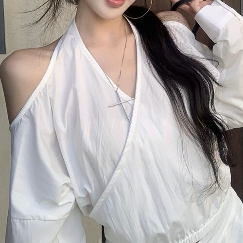 Designer-style spicy white cross-cropped long-sleeve shirt for women, summer fashion set with relaxed wide-leg pants, two-piece set