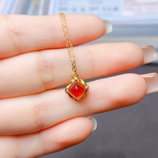 Factory wholesale explosions natural Fanta garnet pendant S925 silver inlaid main stone 6*6 selling in Europe and America