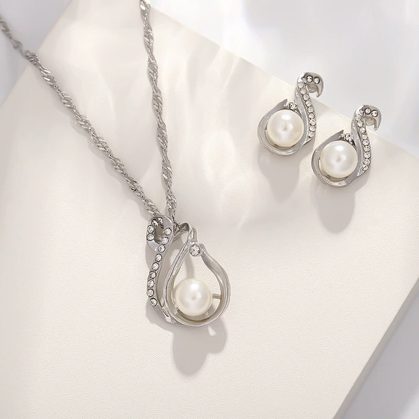 White K Water Drop Pearl Set