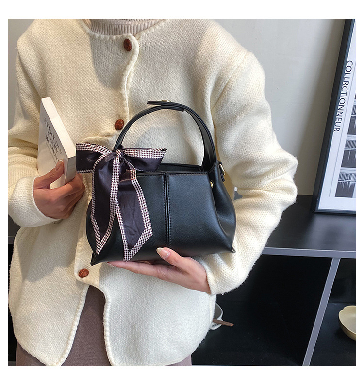Women's Medium Summer Pu Leather Solid Color Streetwear Ribbon Square Zipper Square Bag display picture 3