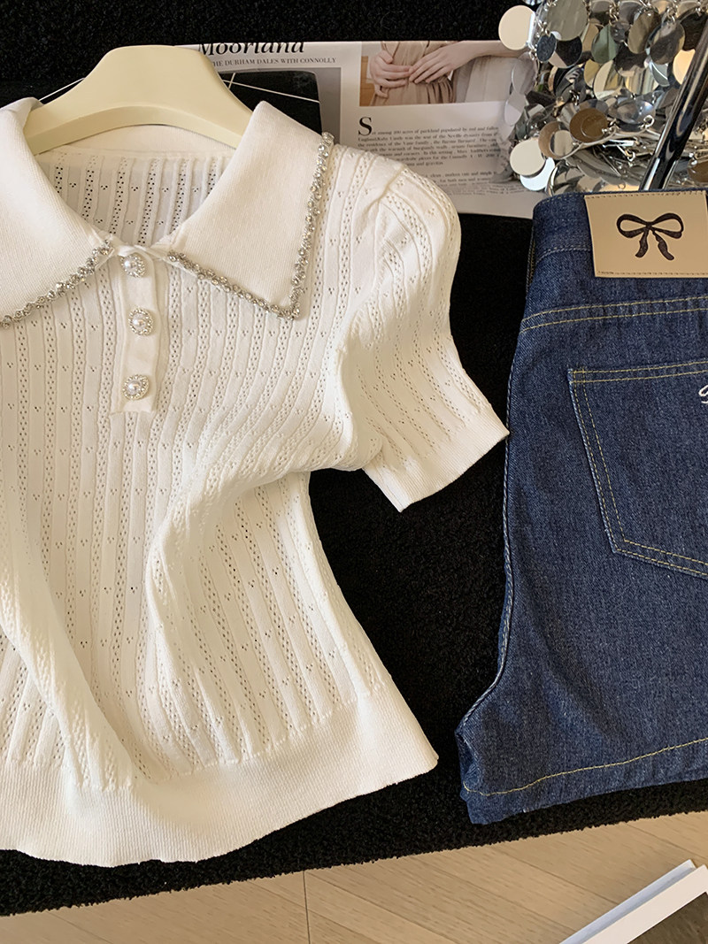 Áo thun cổ polo dệt kim nữ tay ngắn, phối ngọc trai cách điệu — xanh lam chi tiết 12