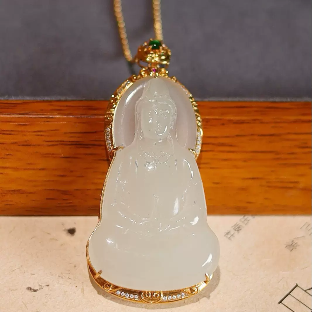 福贝钻珠宝【18k金镶嵌和田白玉素衣观音吊坠】整体尺寸约29*64mm