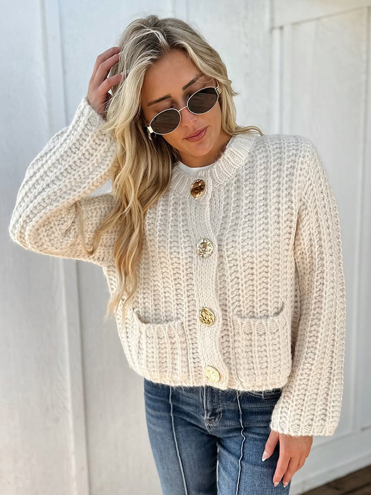 Temperamento de moda casual hebilla metálica aguja gruesa camiseta de lana para mujeres 2025 transfronterizos Europa y América otoño nuevo